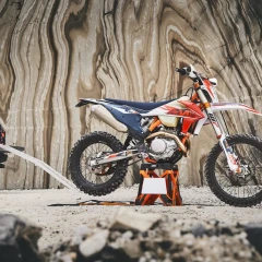 INTRODUSERER KTM ENDURO-SERIEN 2023