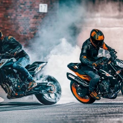 KTM OPPDATERER SIN 2023 STREET SERIE MED FRISKE NYE FARGER!